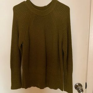 Universal Threads Green women’s pullover sweater, size medium